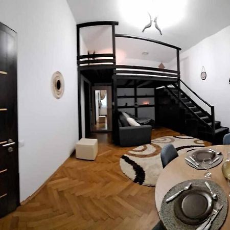 Sofia'S Home Comfy Studio In The Old Town Brasov Ngoại thất bức ảnh