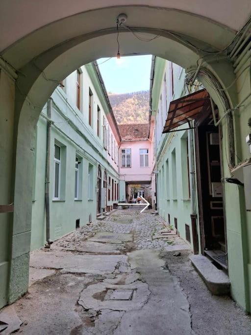 Sofia'S Home Comfy Studio In The Old Town Brasov Ngoại thất bức ảnh